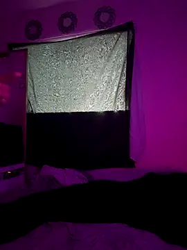 Snapshot of 1n0nlythroat chatting on 11-15-25, 07:21 1n0nlythroat online show from 11-15-25, 07:21