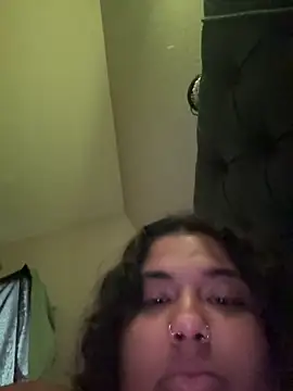 Snapshot of 1n0nlythroat chatting on 11-28-25, 09:06 1n0nlythroat online show from 11-28-25, 09:06