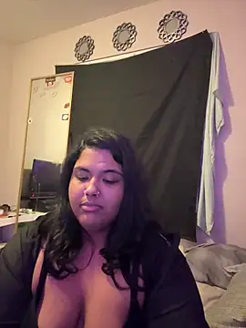 Snapshot of 1n0nlythroat chatting on 12-04-25, 01:48 1n0nlythroat online show from 12-04-25, 01:48