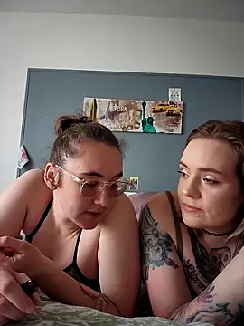 AndHerXO online show from 02-26-26, 01:43