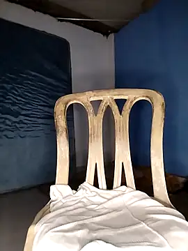 Snapshot of Kesurra chatting on 02-15-26, 11:08 Kesurra online show from 02-15-26, 11:08