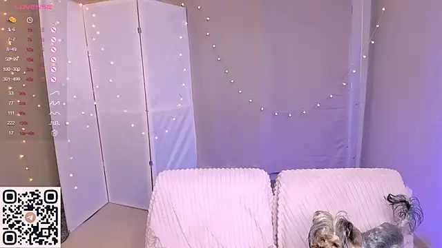 Snapshot of ahuennaya chatting on 12-17-25, 11:05 ahuennaya online show from 12-17-25, 11:05