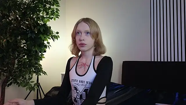 BarbieRichy online show from 10-17-25, 05:32