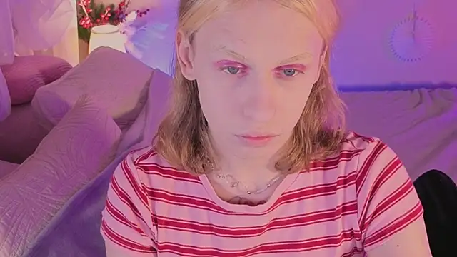 BarbieRichy online show from 12-21-25, 01:40