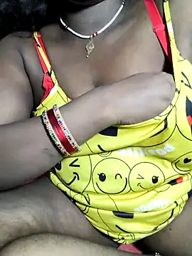 Snapshot of raju-ki-rani chatting on 11-17-25, 06:03 raju-ki-rani online show from 11-17-25, 06:03