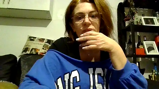 Snapshot of RubyyRosee chatting on 12-15-25, 06:17 RubyyRosee online show from 12-15-25, 06:17