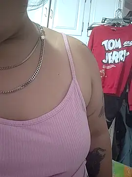 Snapshot of Lovelyrainn chatting on 10-28-25, 01:58 Lovelyrainn online show from 10-28-25, 01:58