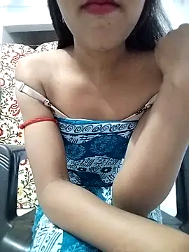 Snapshot of Naina_04 chatting on 11-17-25, 04:57 Naina 04 online show from 11-17-25, 04:57