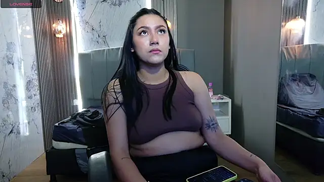 Snapshot of Megara_25 chatting on 09-24-25, 01:25 Megara 25 online show from 09-24-25, 01:25