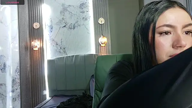 Snapshot of Megara_25 chatting on 09-25-25, 02:21 Megara 25 online show from 09-25-25, 02:21