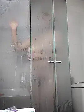 Snapshot of Megara_25 chatting on 10-14-25, 01:01 Megara 25 online show from 10-14-25, 01:01