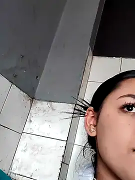 Snapshot of Megara_25 chatting on 10-31-25, 03:02 Megara 25 online show from 10-31-25, 03:02