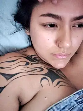 Snapshot of Megara_25 chatting on 11-21-25, 08:18 Megara 25 online show from 11-21-25, 08:18