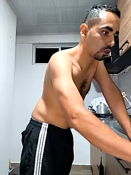 stivenlujan69 online show from 12-17-25, 03:34