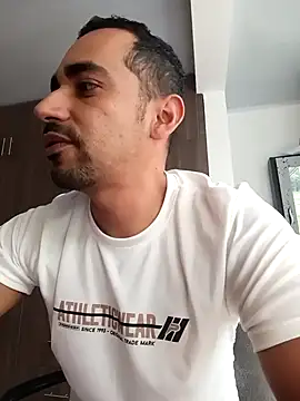 stivenlujan69 online show from 02-08-26, 07:50