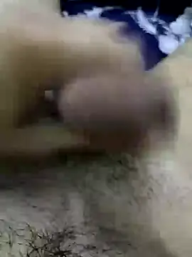 Snapshot of Zepe_12 chatting on 10-19-25, 03:29 Zepe 12 online show from 10-19-25, 03:29