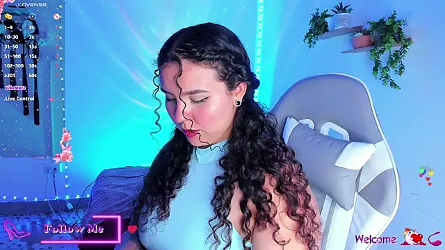 Snapshot of meggan_millerr chatting on 11-29-25, 04:54 meggan millerr online show from 11-29-25, 04:54