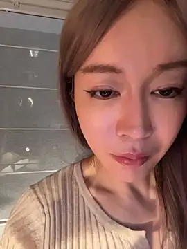 Snapshot of za-02605 chatting on 04-14-26, 12:00 za-02605 online show from 04-14-26, 12:00