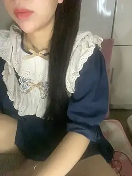 Snapshot of RubyBerry chatting on 09-10-25, 02:11 RubyBerry online show from 09-10-25, 02:11