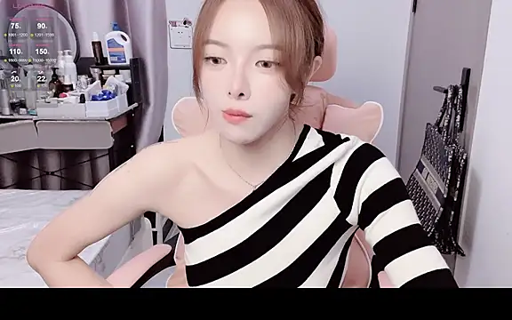 AmyySC online show from 10-28-25, 02:53