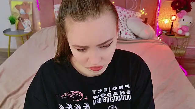 Moon  Bunny online show from 02-12-26, 12:22