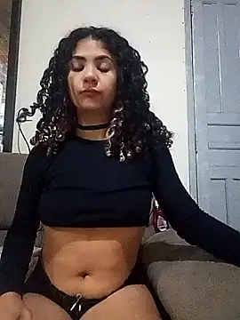 Snapshot of Camilla-23y chatting on 09-27-25, 01:32 Camilla-23y online show from 09-27-25, 01:32