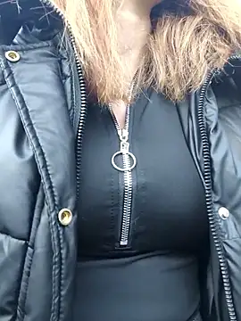 YOOUR EVAA online show from 10-04-25, 11:41