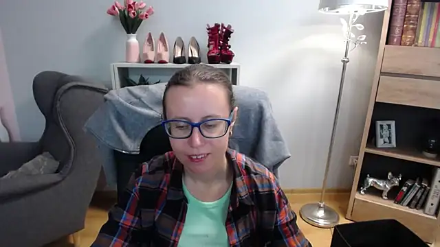 Snapshot of sweetxLizzy chatting on 09-30-25, 04:28 sweetxLizzy online show from 09-30-25, 04:28