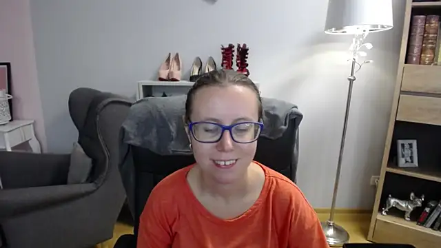 Snapshot of sweetxLizzy chatting on 10-07-25, 04:31 sweetxLizzy online show from 10-07-25, 04:31