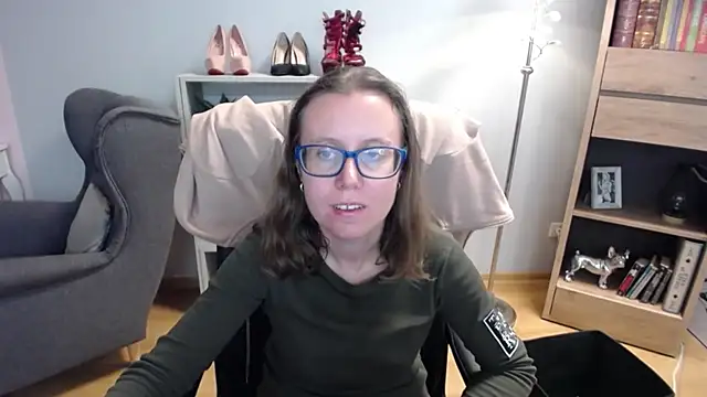 Snapshot of sweetxLizzy chatting on 10-14-25, 04:24 sweetxLizzy online show from 10-14-25, 04:24