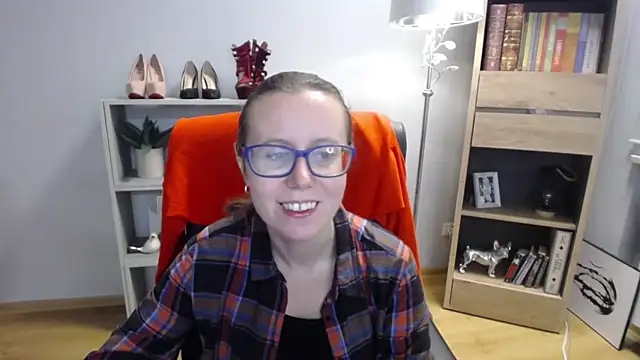 Snapshot of sweetxLizzy chatting on 11-07-25, 05:18 sweetxLizzy online show from 11-07-25, 05:18