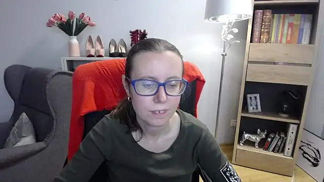 Snapshot of sweetxLizzy chatting on 11-25-25, 05:40 sweetxLizzy online show from 11-25-25, 05:40