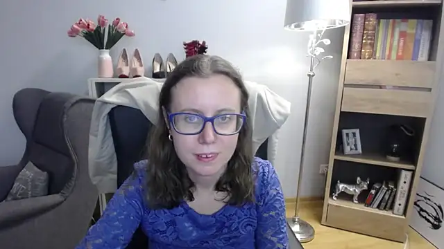 Snapshot of sweetxLizzy chatting on 11-26-25, 05:30 sweetxLizzy online show from 11-26-25, 05:30