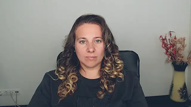 Darklure  online show from 09-12-25, 01:55