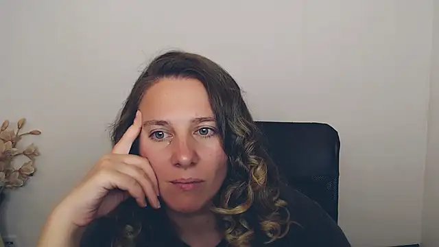 Darklure  online show from 09-17-25, 03:35