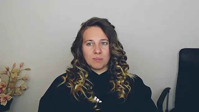 Darklure  online show from 09-29-25, 04:01