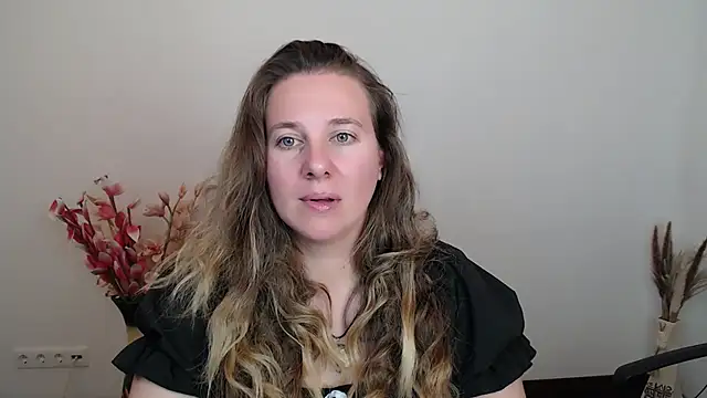 Darklure  online show from 10-08-25, 07:11