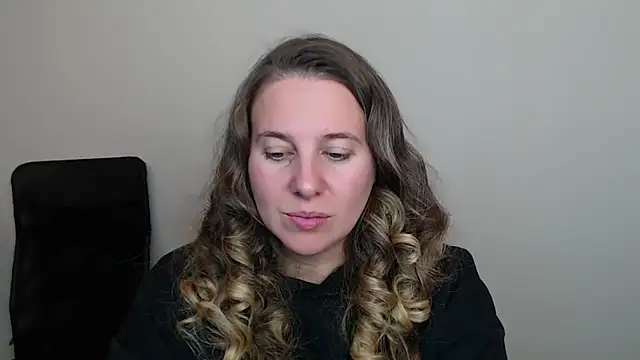 Darklure  online show from 10-20-25, 04:40