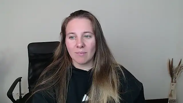 Darklure  online show from 10-31-25, 02:51