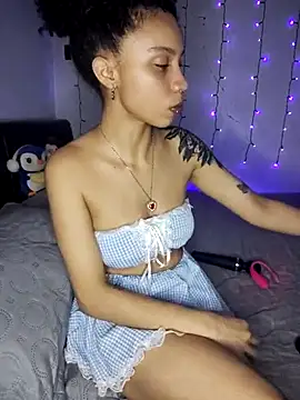 Snapshot of bettyboo2801 chatting on 11-13-25, 04:11 bettyboo2801 online show from 11-13-25, 04:11