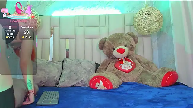 Snapshot of NikkyyRed chatting on 09-12-25, 03:50 NikkyyRed online show from 09-12-25, 03:50