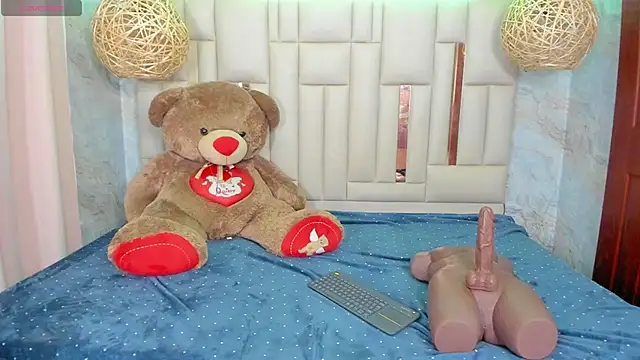 Snapshot of NikkyyRed chatting on 10-03-25, 04:42 NikkyyRed online show from 10-03-25, 04:42