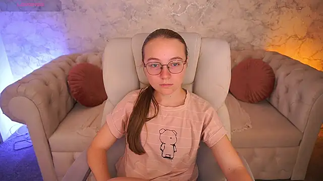 ArrinaWairr online show from 09-19-25, 07:21