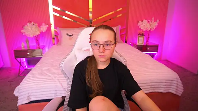 ArrinaWairr online show from 10-09-25, 07:39