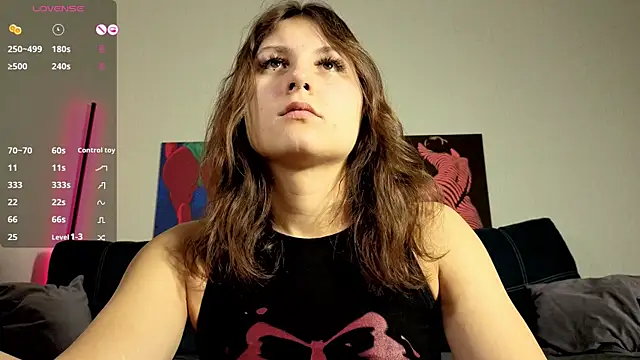 TrixiBell online show from 11-19-25, 04:56