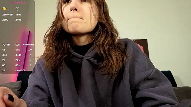 TrixiBell online show from 02-22-26, 06:13