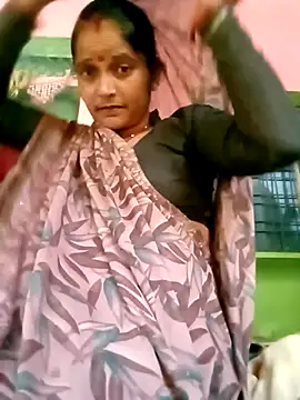 Snapshot of Cutreet chatting on 12-14-25, 09:25 Cutreet online show from 12-14-25, 09:25