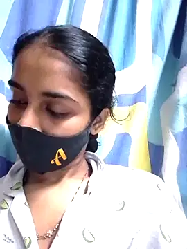 Snapshot of Zoya_G chatting on 10-20-25, 11:32 Zoya G online show from 10-20-25, 11:32