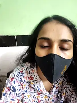 Snapshot of Zoya_G chatting on 02-24-26, 10:13 Zoya G online show from 02-24-26, 10:13