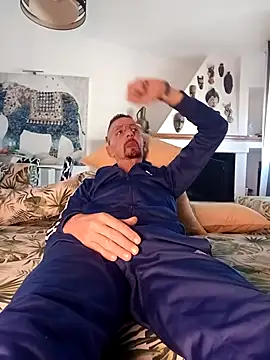 Snapshot of fabius720 chatting on 11-01-25, 07:43 fabius720 online show from 11-01-25, 07:43